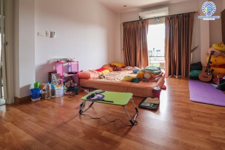 *****บ้านเดี่ยวมือสองนนทบุรี ม.สิริกานต์3 บางใหญ่-กาญจนาฯ (ซ.วัดลาดปลาดุก) ที่สุดของความพิเศษ! กับบ้านหลังใหญ่ ตกแต่งพร้อมอยู่ เนื้อที่ 53.6 ตร.ว. ฟังก์ชัน 3 นอน 3 น้ำ จอดรถได้ 2 คัน ตัวบ้านโปร่ง กว้างขวางทั้งภายในและภายนอก บนทำเลเดินทางสะดวก ใกล้เซ็นทรัลเวสต์เกต โรงเรียนสากลศึกษา และ MRT สายสีม่วง "สถานีคลองบางไผ่"